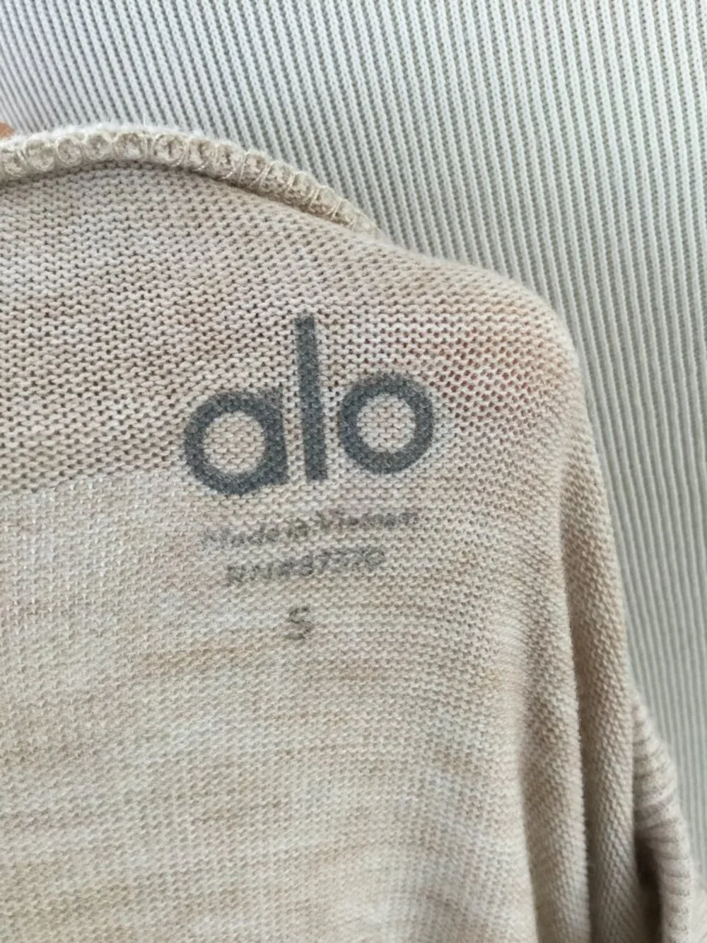 Alo Yoga Beige Long Sleeve Top s